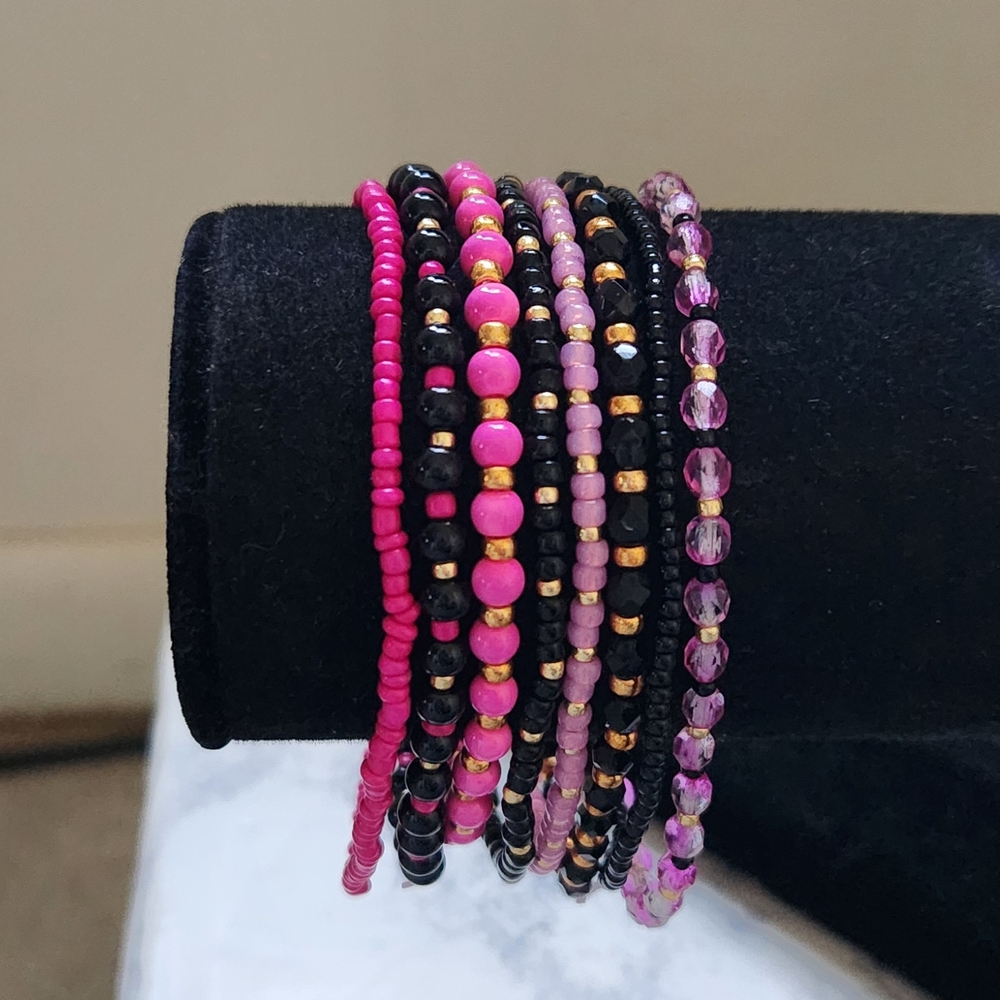 Elegant Pink and Black Beaded 8 Piece Bracelet Set